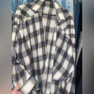 Oversized plaid blouse. Worn a couple times, in great condition.